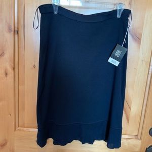 Bill Blass, Never Worn, 100% Silk Skirt, Navy